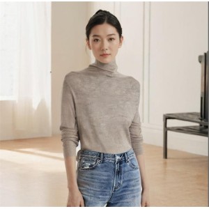 溫碧霞自創(chuàng)IRENENA服裝秋冬新款高領(lǐng)長袖打底衫