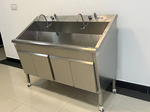 不銹鋼傾斜式洗手池低背板